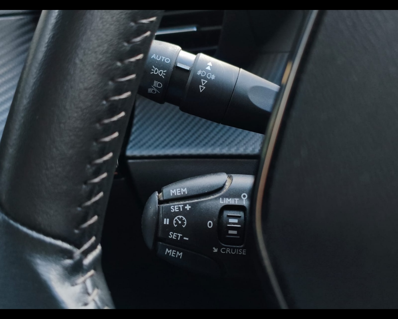 Foto PEUGEOT 2008 1.5 bluehdi Allure s&s 110cv