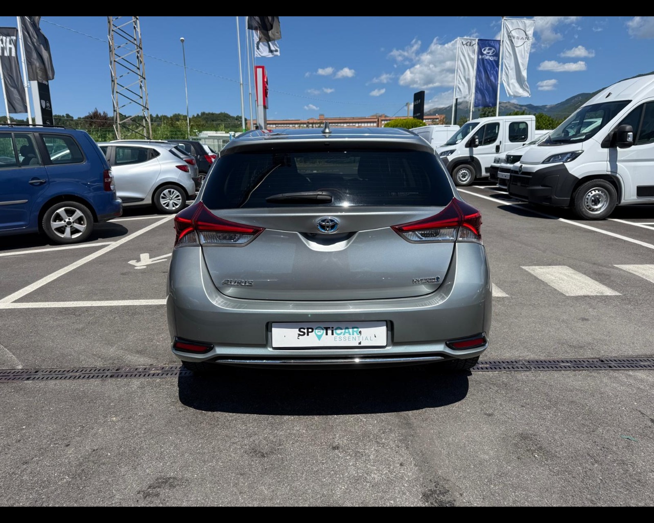 Foto TOYOTA Auris 1.8h Lounge cvt my17