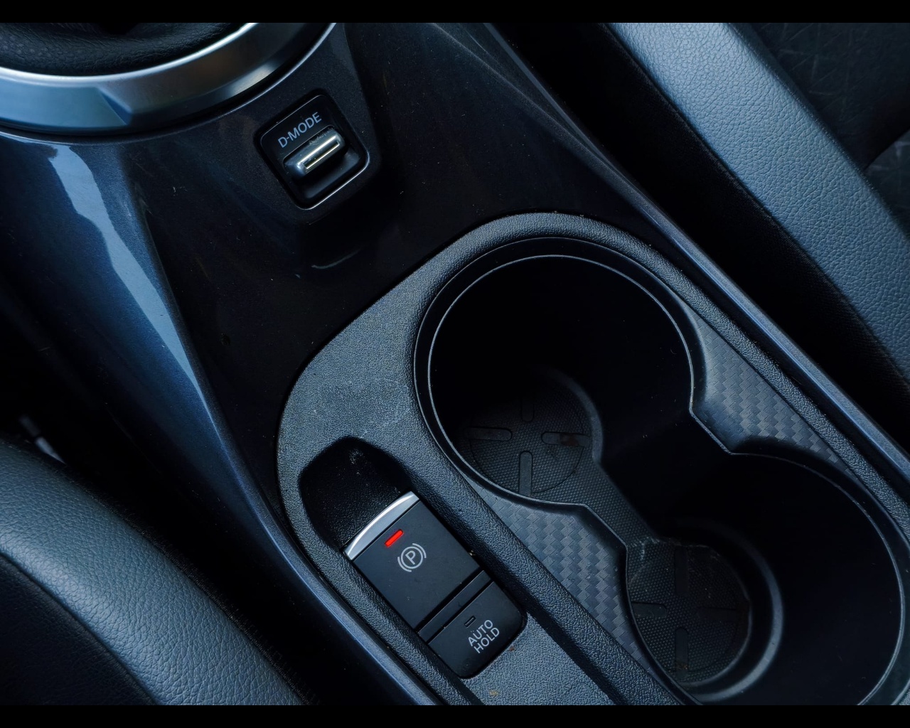 Foto NISSAN Juke 1.0 dig-t N-Connecta 114cv