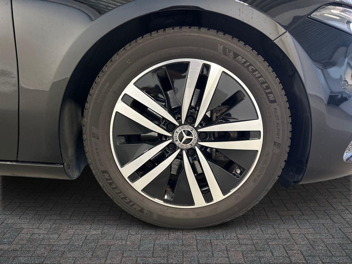 Mercedes Classe A Classe A 180 D Sport 8G-DCT - 17