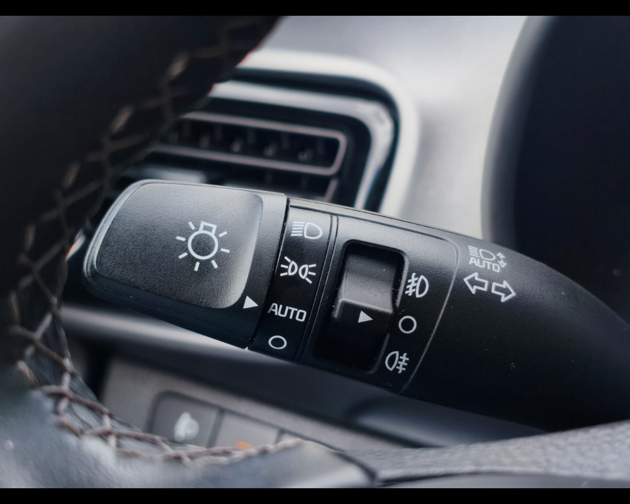 Foto KIA Stonic 1.2 Gpl Style 78cv