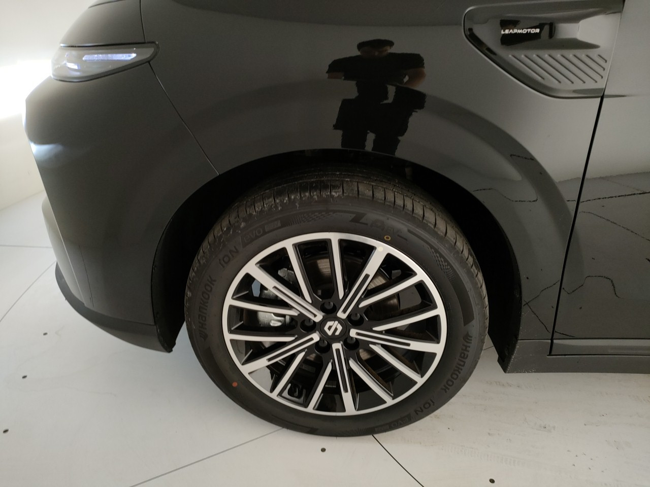 Leapmotor B10 Nuovo Ibrido benzina B10 Porto Mantovano