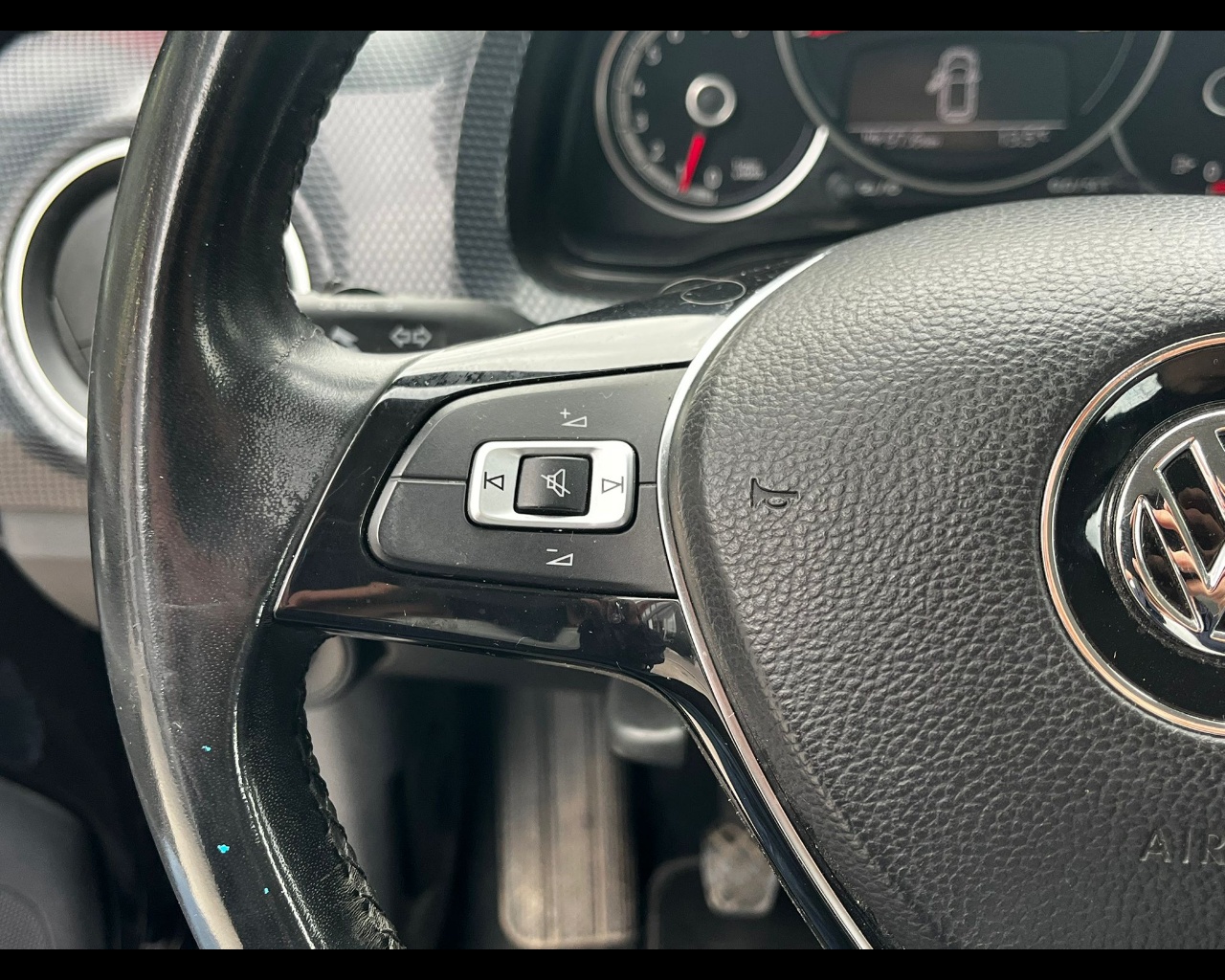 Foto VOLKSWAGEN up! 5p 1.0 Move up! 60cv