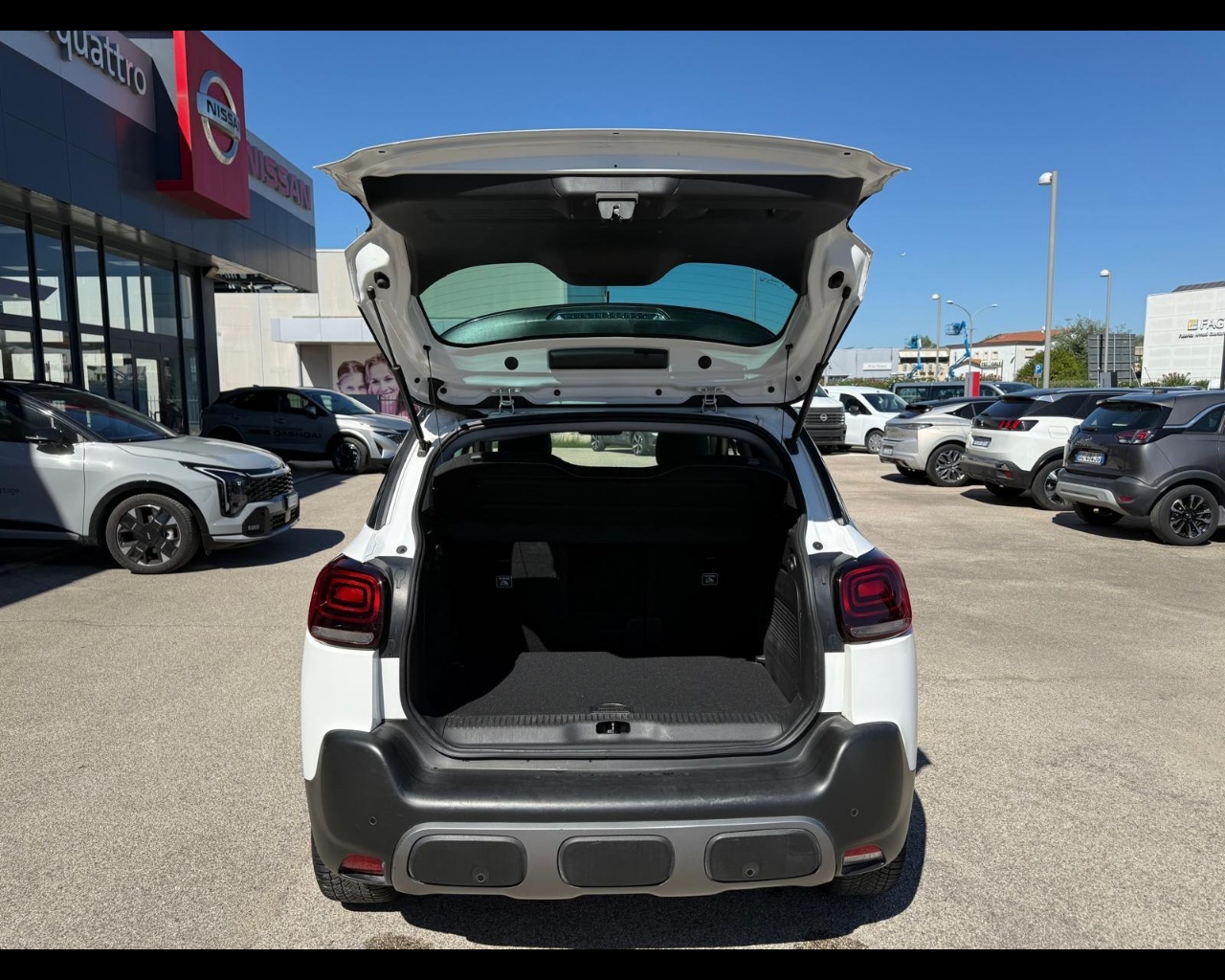 Foto CITROEN C3 Aircross 1.2 puretech Shine Pack s&s 110cv