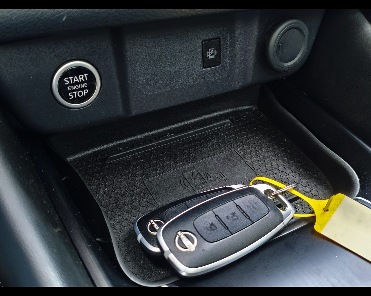 Foto NISSAN Qashqai 1.3 mhev N-Connecta 2wd 140cv