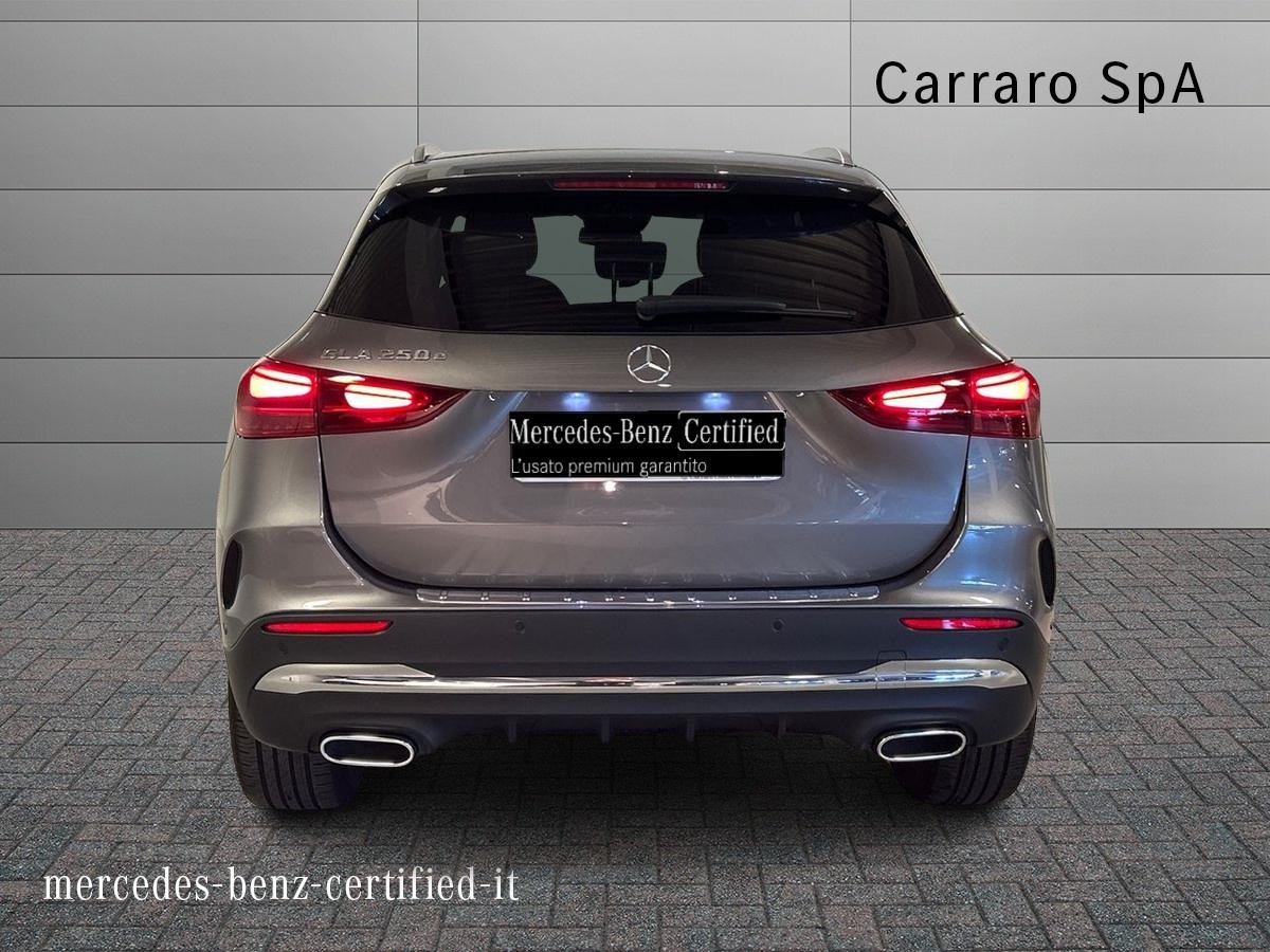 Mercedes  GLA 250 e Plug-In-Hybrid AMG Line Advanced Plus 8G-DCT - 4