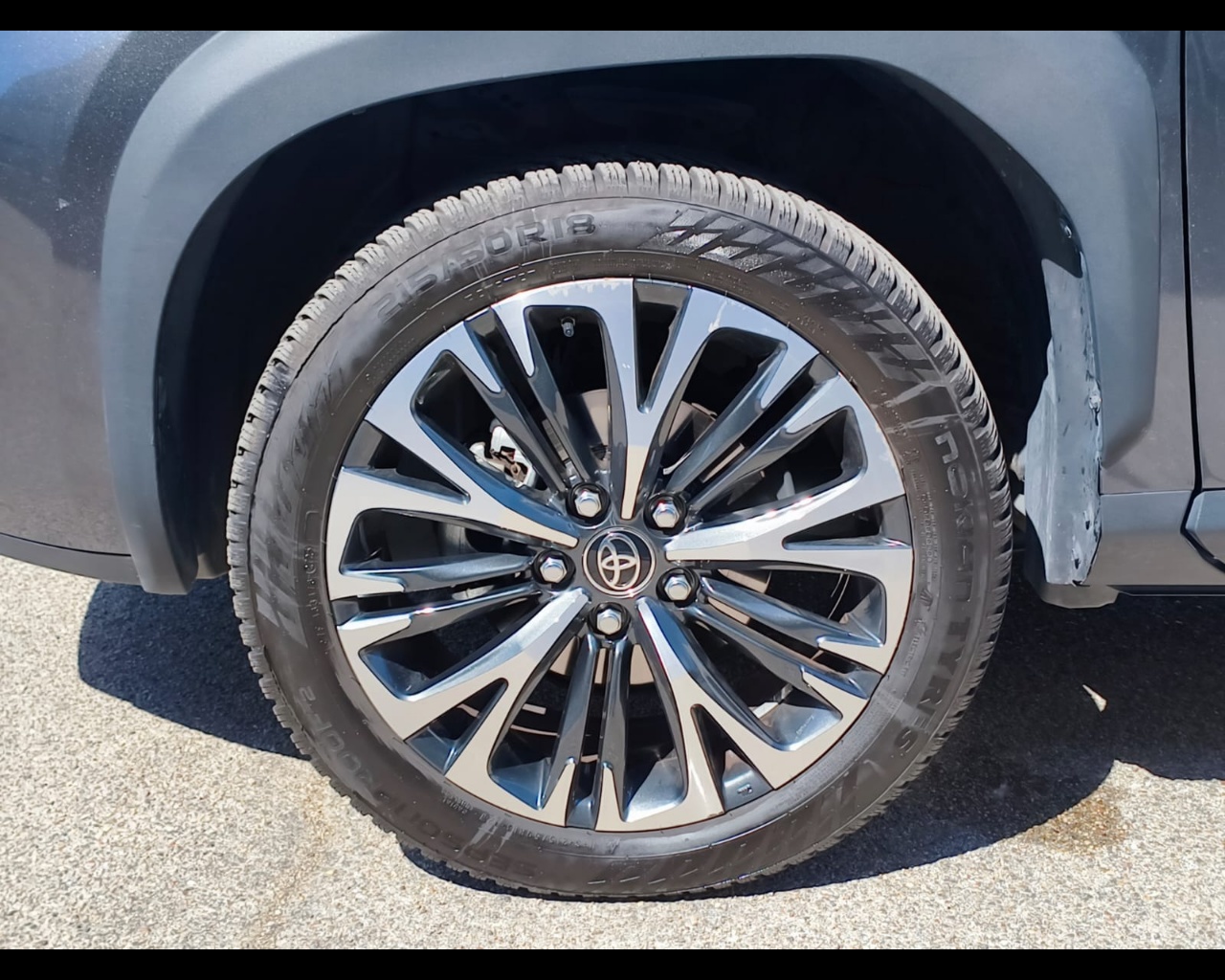 Foto TOYOTA Yaris Cross 1.5h Lounge fwd 116cv e-cvt