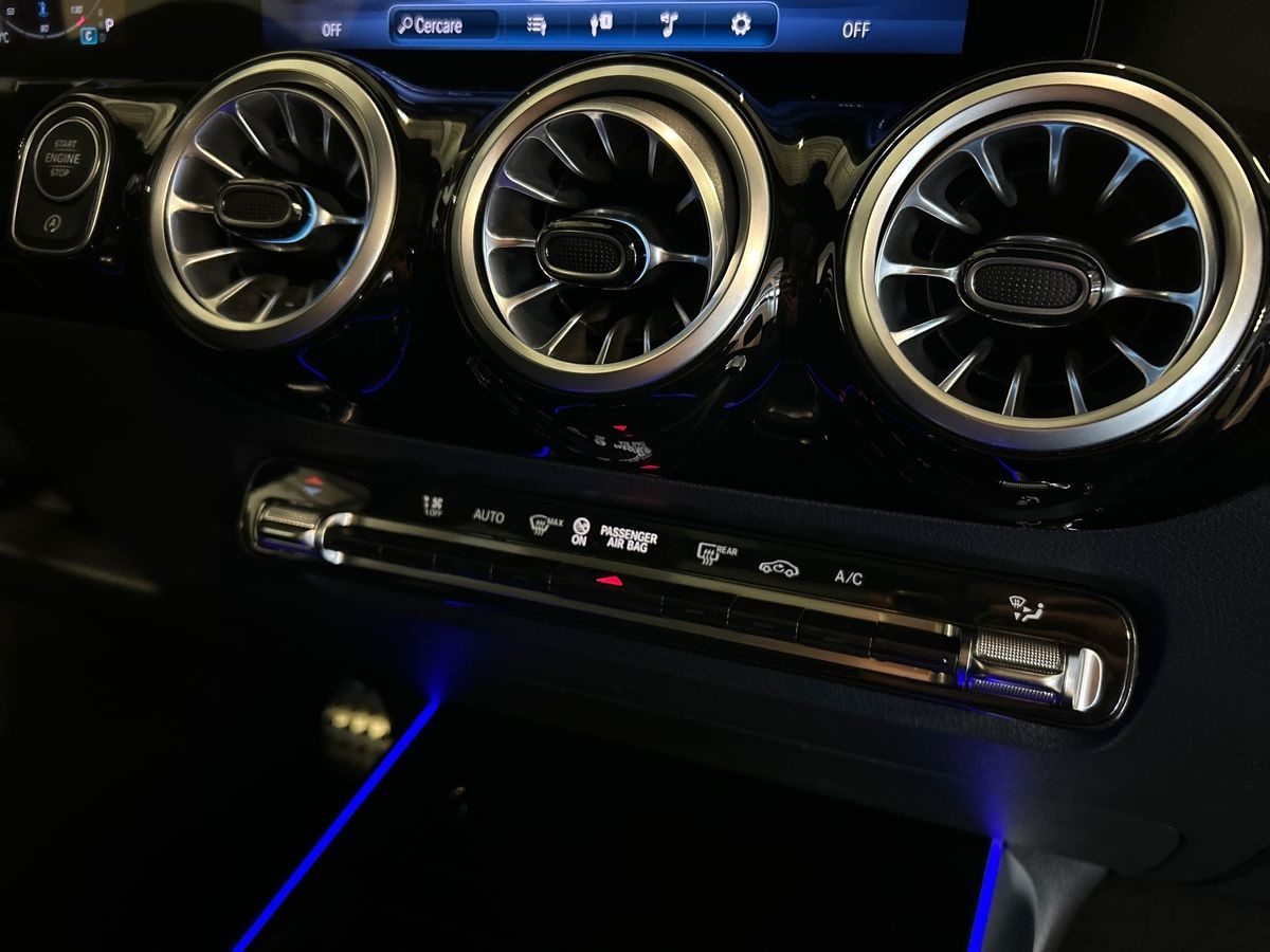 Mercedes  GLA 180 D AMG Line Advanced Plus 8G-DCT - 14