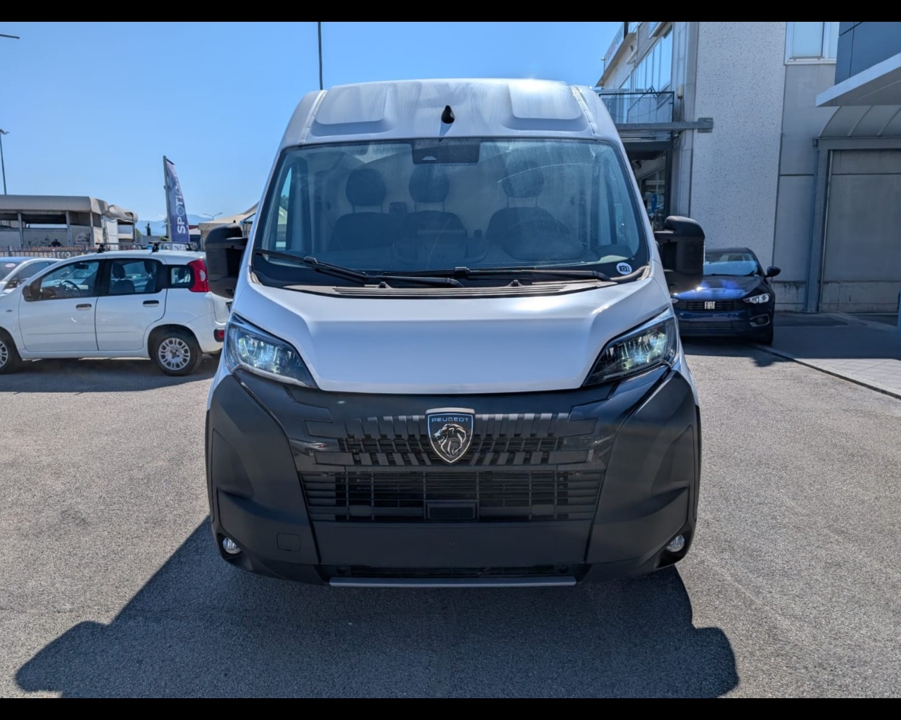 Foto PEUGEOT Boxer Furgone 335 L2 H2 BlueHDi 140 S&S