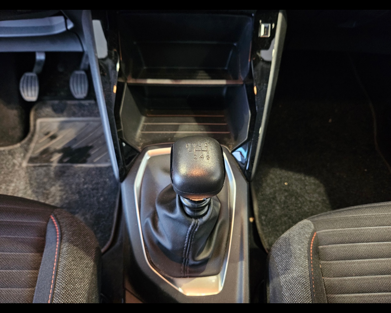 PEUGEOT 2008 2008 1.2 puretech Active Pack s&s 100cv Benzina Usato - 9