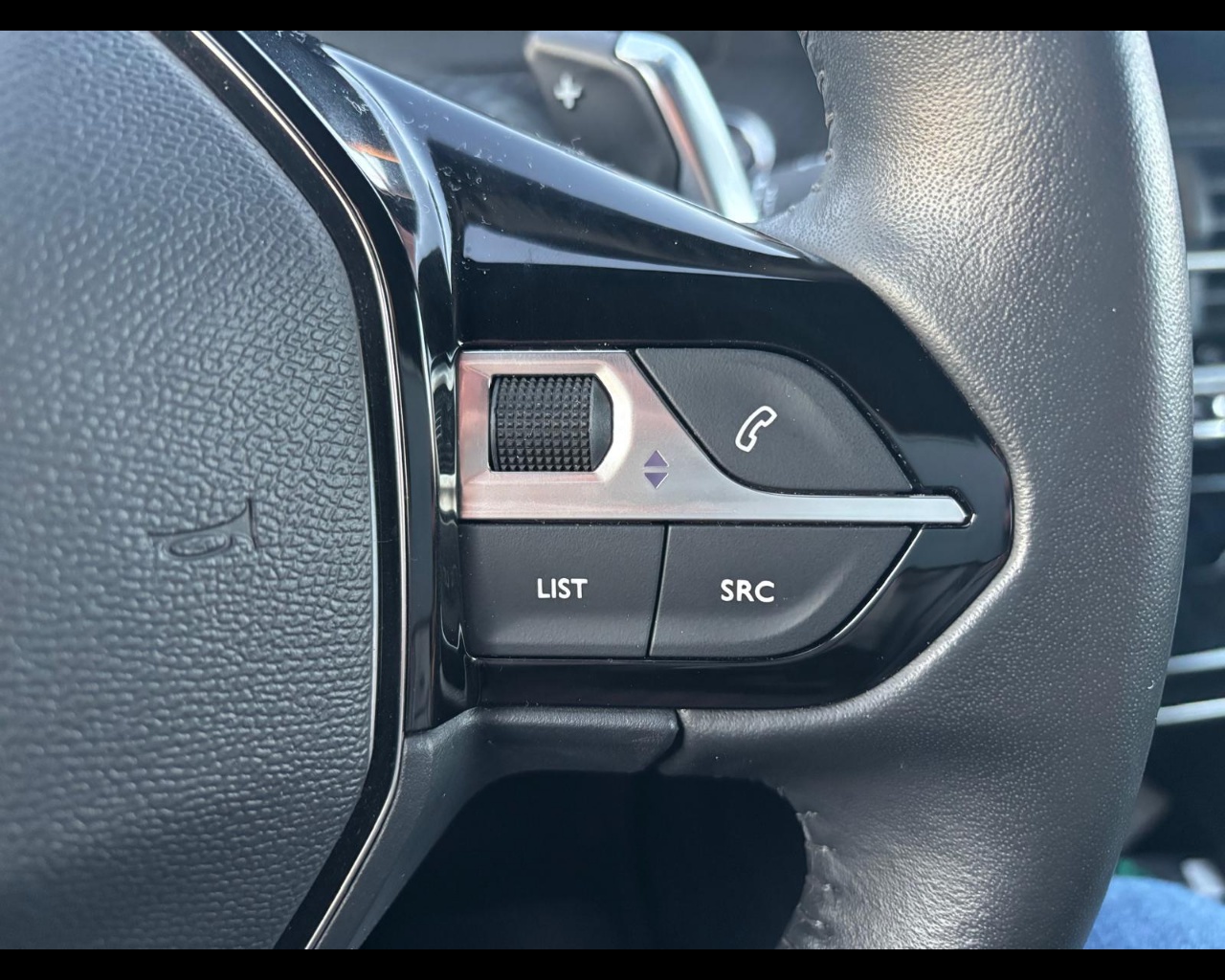 Foto PEUGEOT 2008 1.2 puretech Allure s&s 130cv eat8