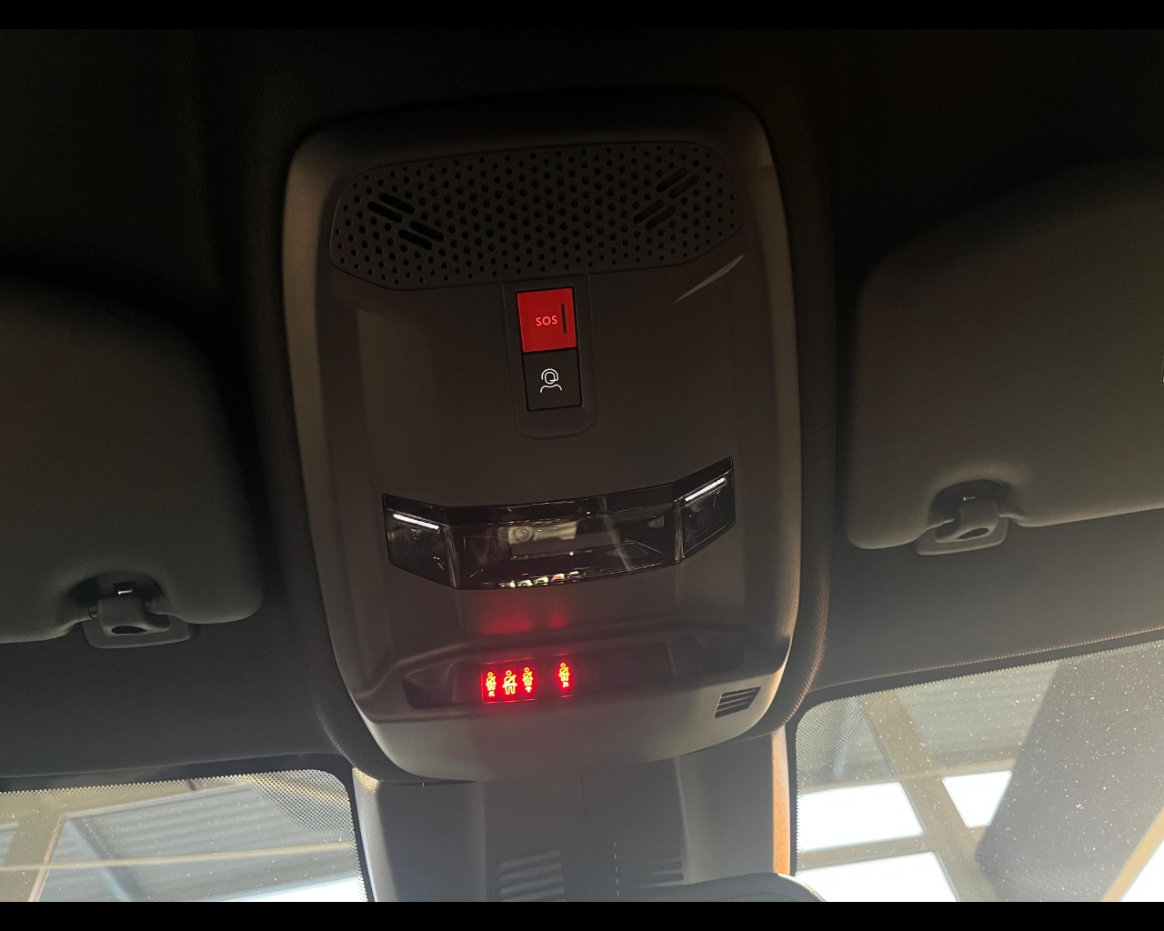 Foto PEUGEOT 208 1.2 hybrid GT 136cv e-dcs 6