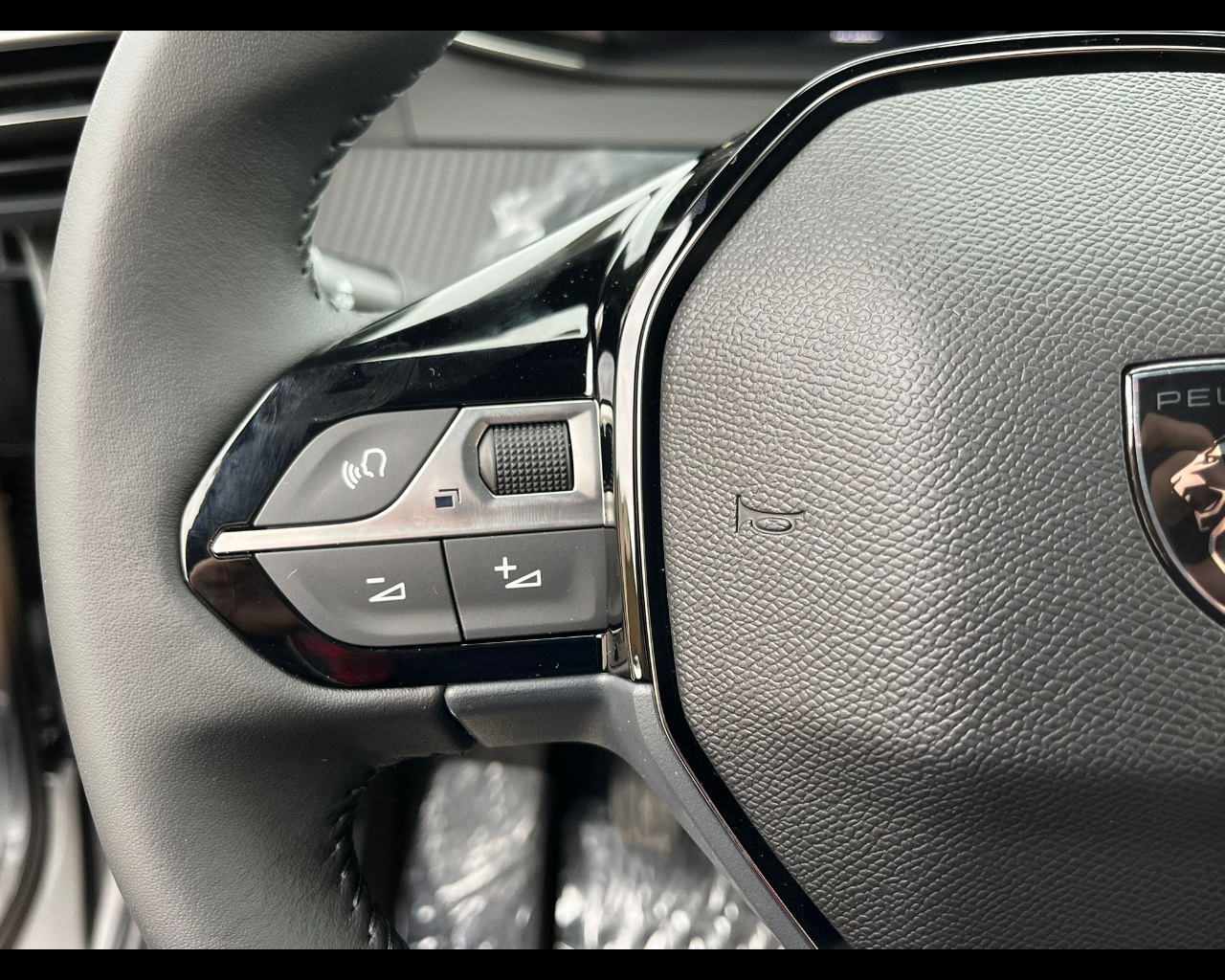 Foto PEUGEOT 2008 1.2 puretech Allure s&s 100cv