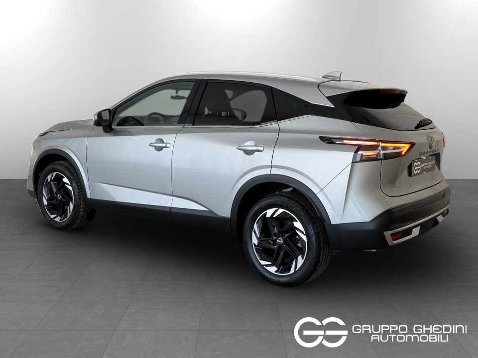 NISSAN Qashqai 1.3 mhev N-Connecta 2wd 140cv Ibrida usato - 2