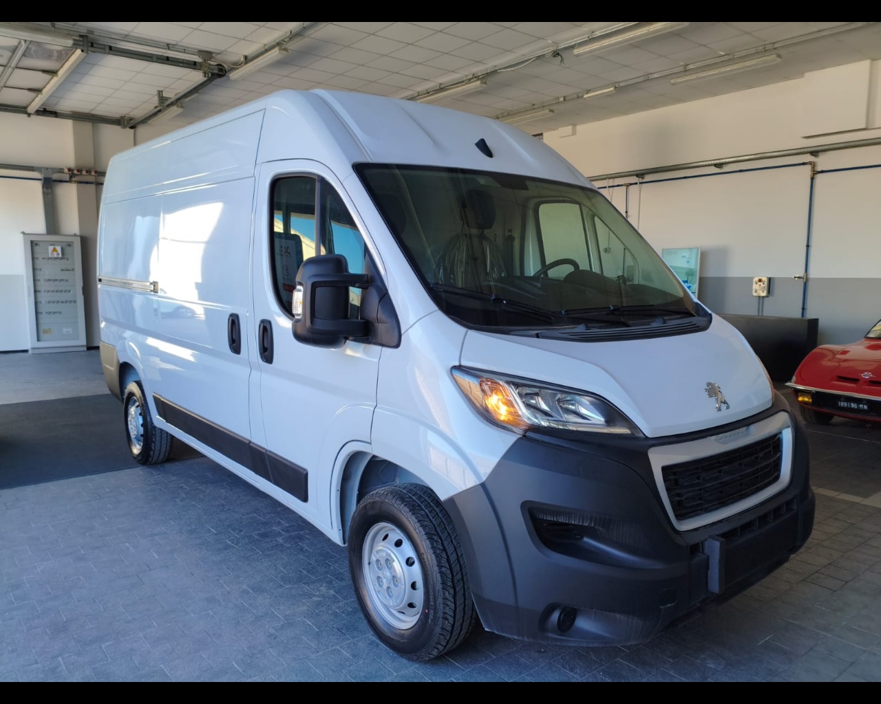 Foto PEUGEOT Boxer Furgone 333 L2 H2 BlueHDi 140 S&S