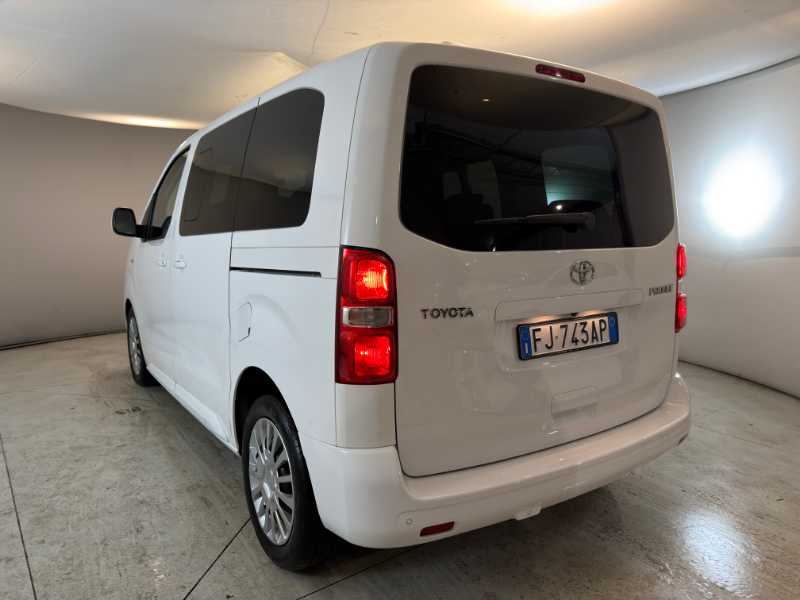 Proace Ii Verso - Proace Verso 1.6d 115cv S&s L0 Luxury 5p 8