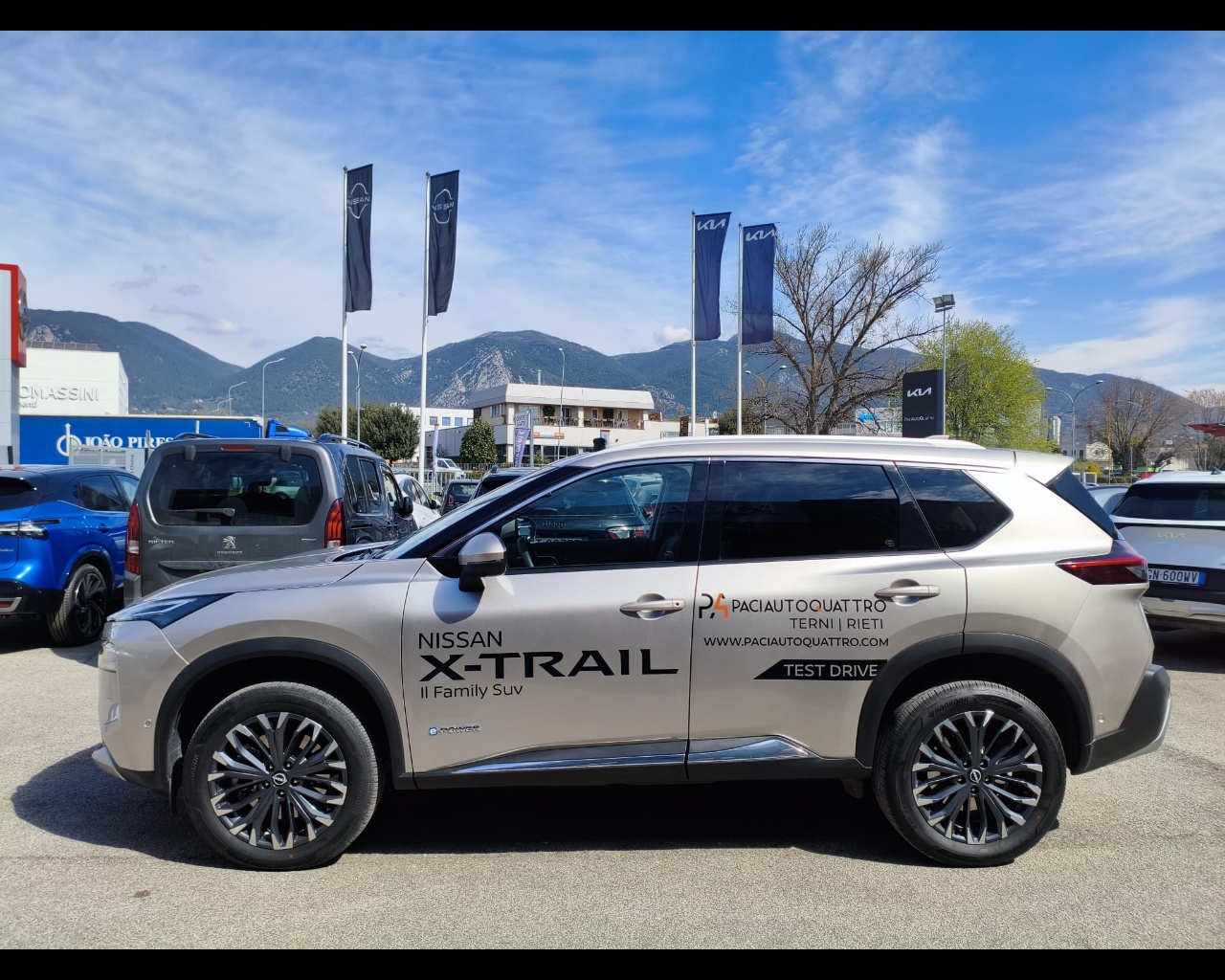 Foto NISSAN X-Trail 1.5 e-power Tekna 2wd auto