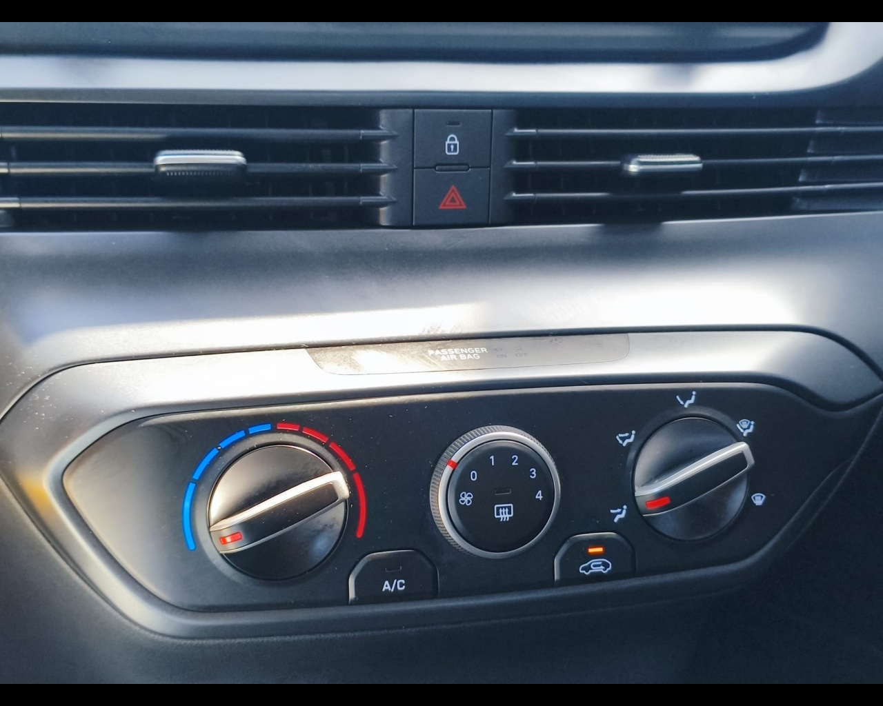 Foto HYUNDAI Bayon 1.2 Gpl Xline