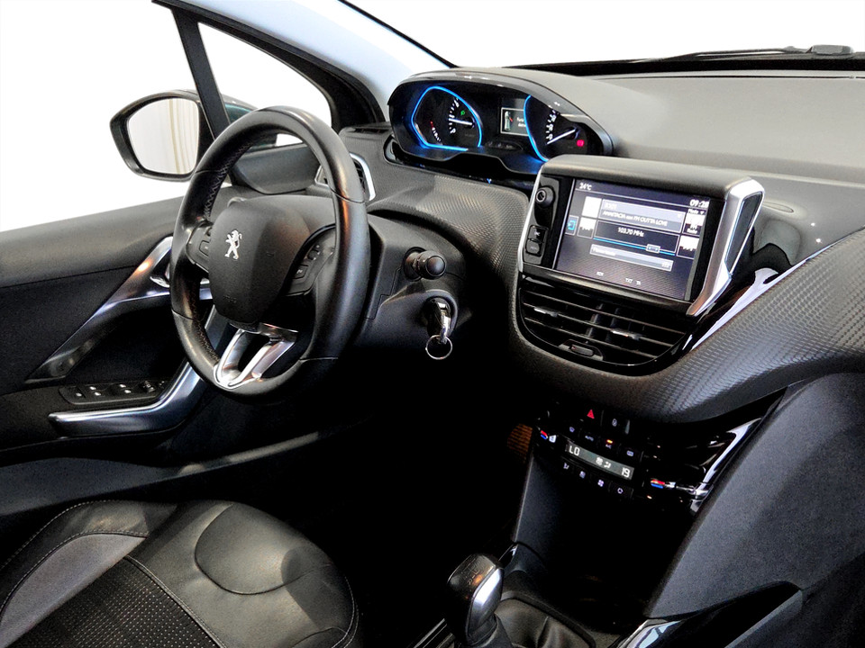 PEUGEOT 2008 1.2 puretech 12v Allure 82cv E6 Benzina usato - 12