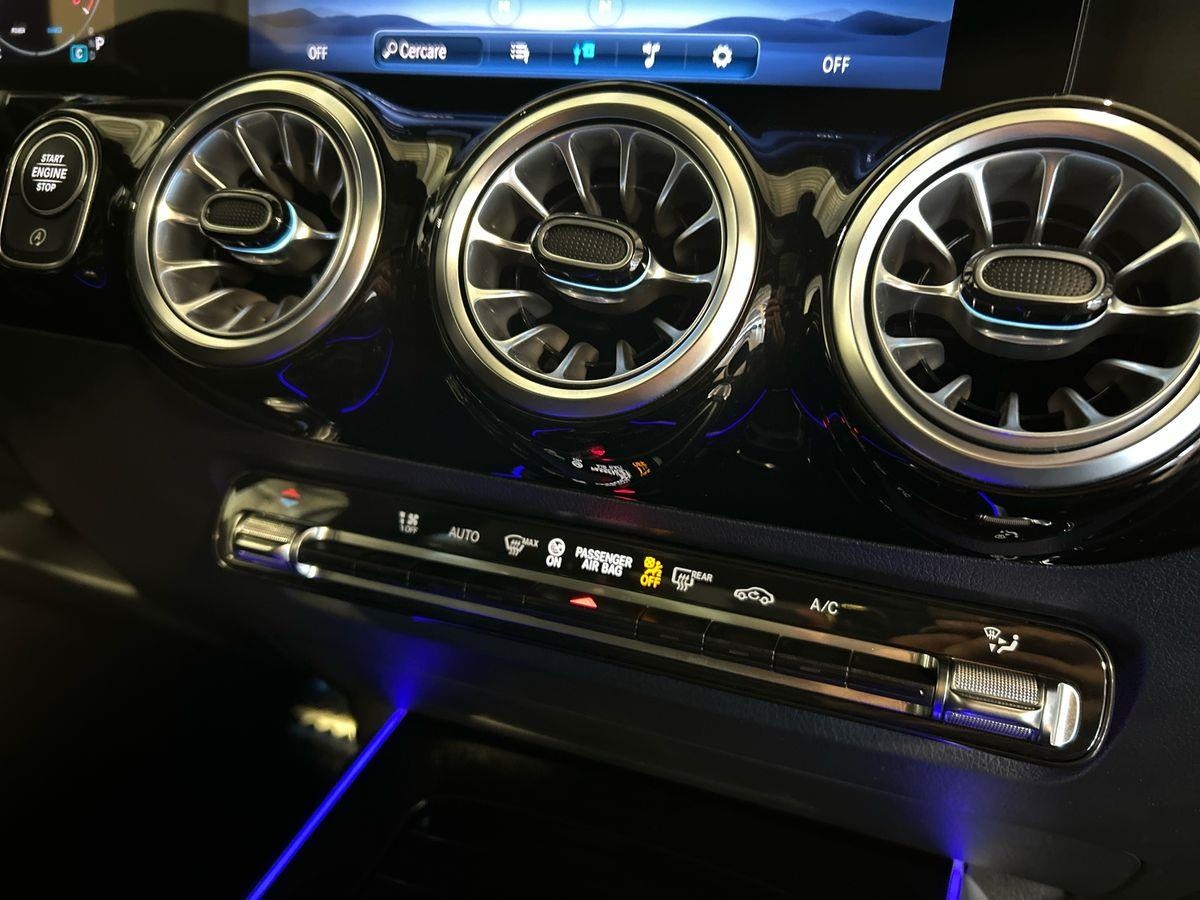 Mercedes  GLA 180 AMG Line Advanced Plus 7G-DCT - 14