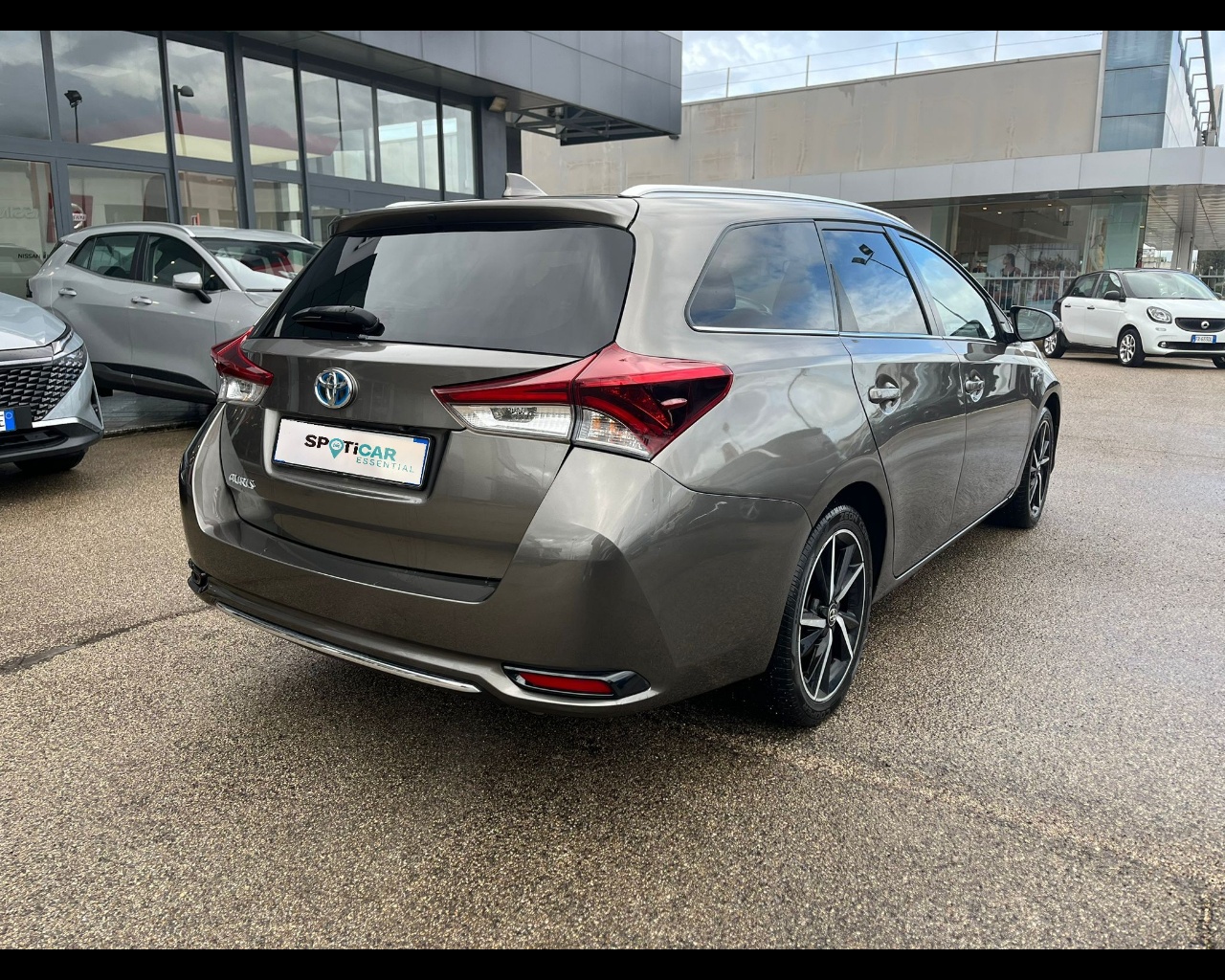 Foto TOYOTA Auris Touring Sports 1.8h Style cvt