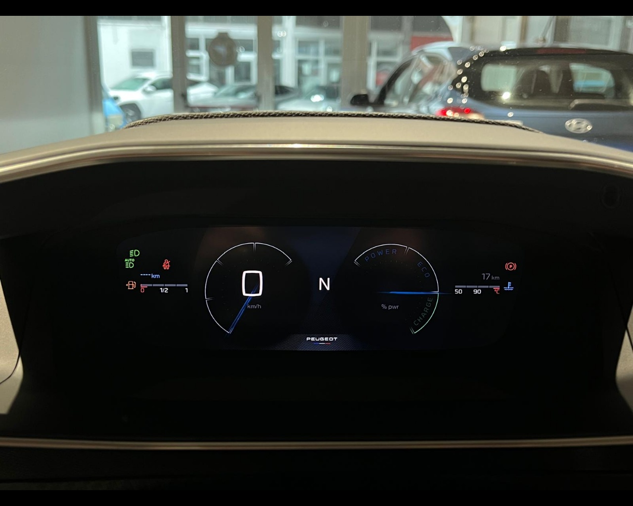 Foto PEUGEOT 2008 1.2 hybrid GT 136cv e-dcs6