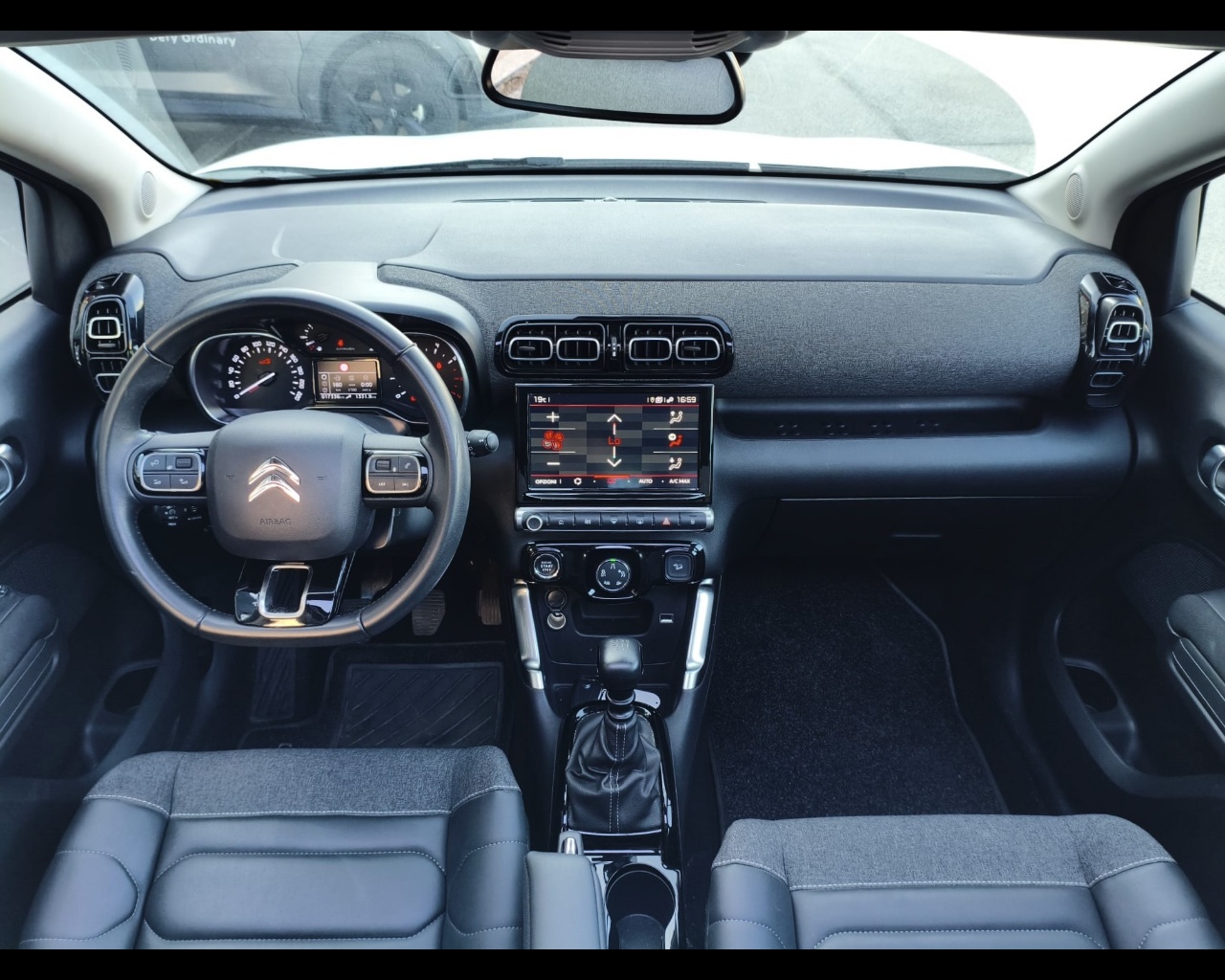 Foto CITROEN C3 Aircross 1.5 bluehdi Shine Pack s&s 110cv