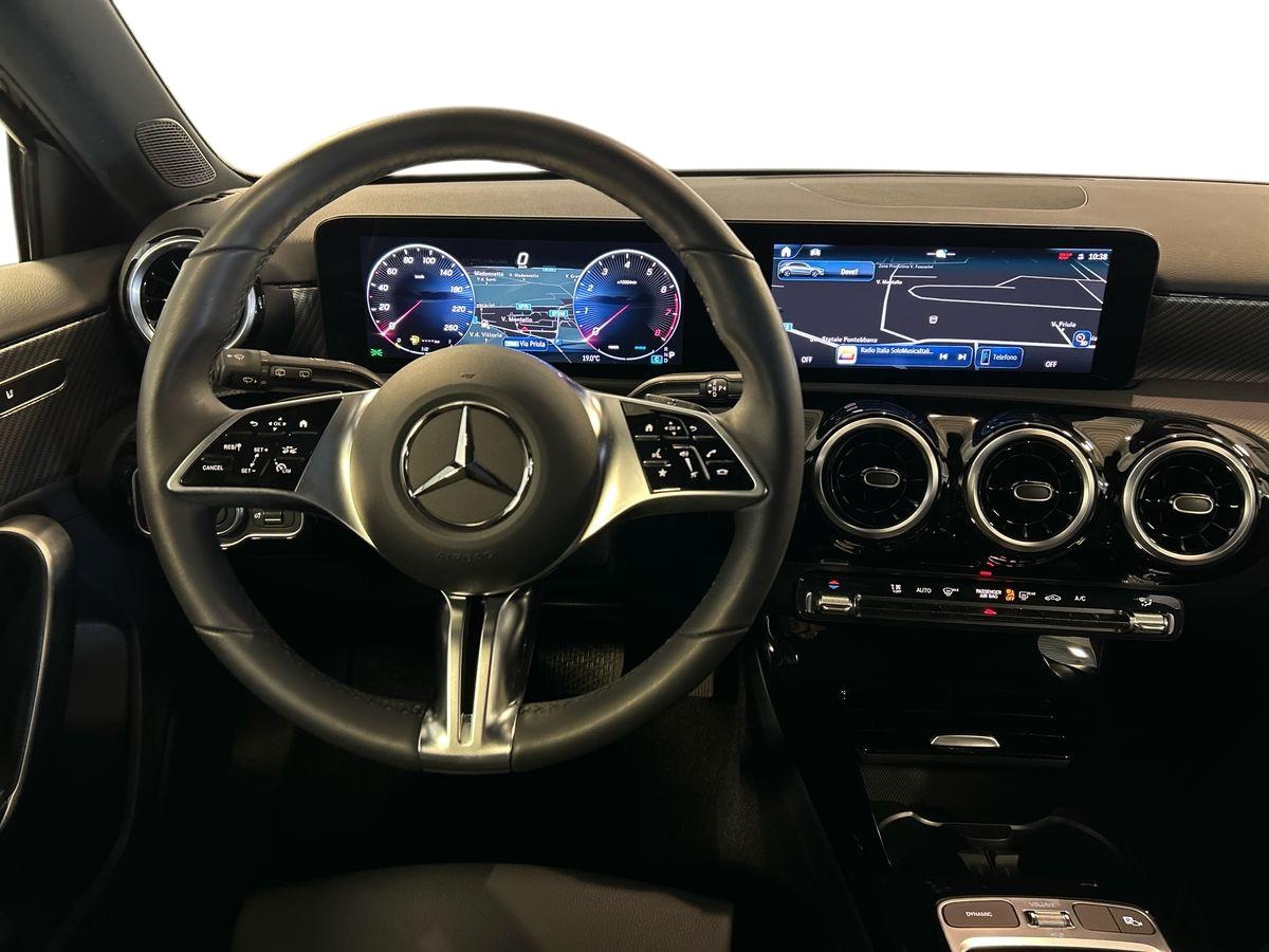 Mercedes  Classe A 200 Progressive Advanced Plus 7G-DCT - 11