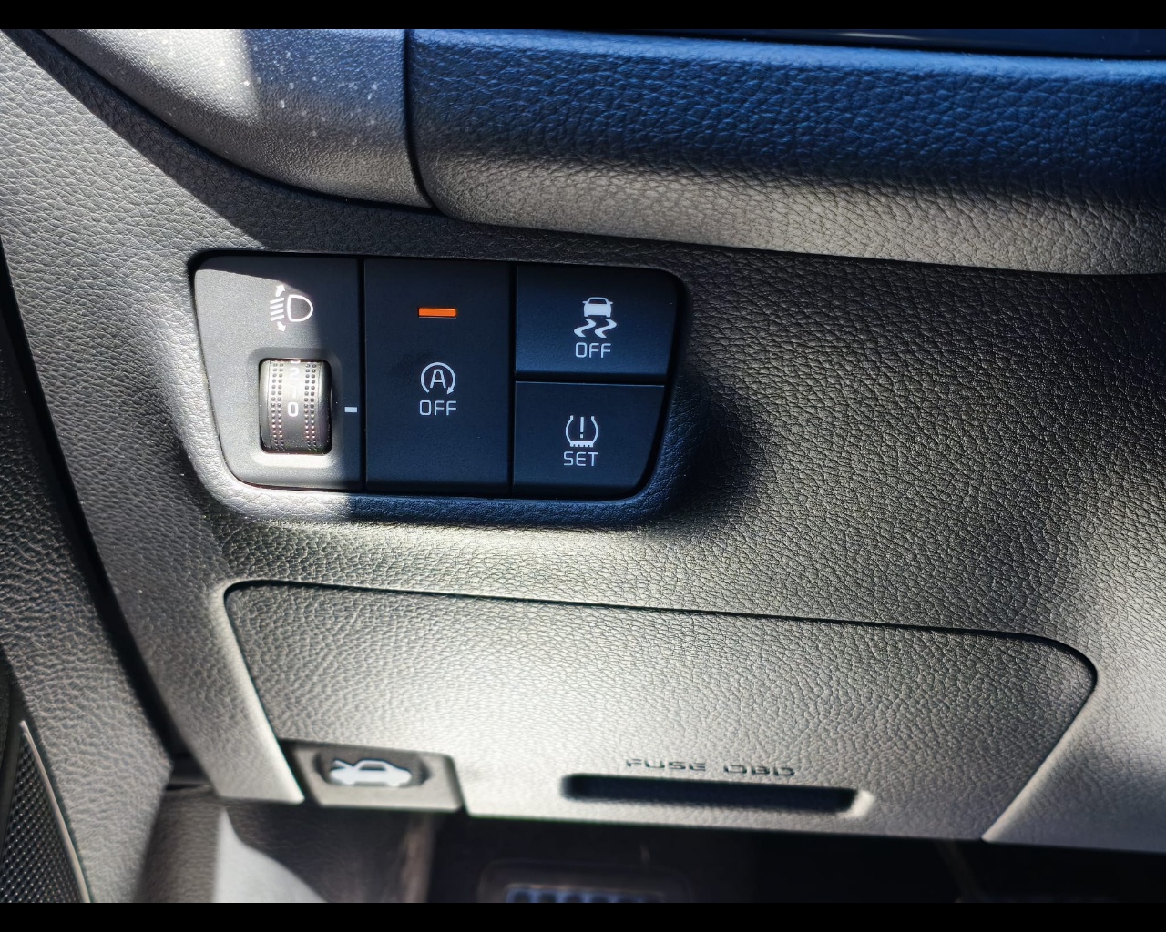 Foto KIA NUOVA STONIC 1.0 T-GDI MH STYLE LAUNCH
5 Door