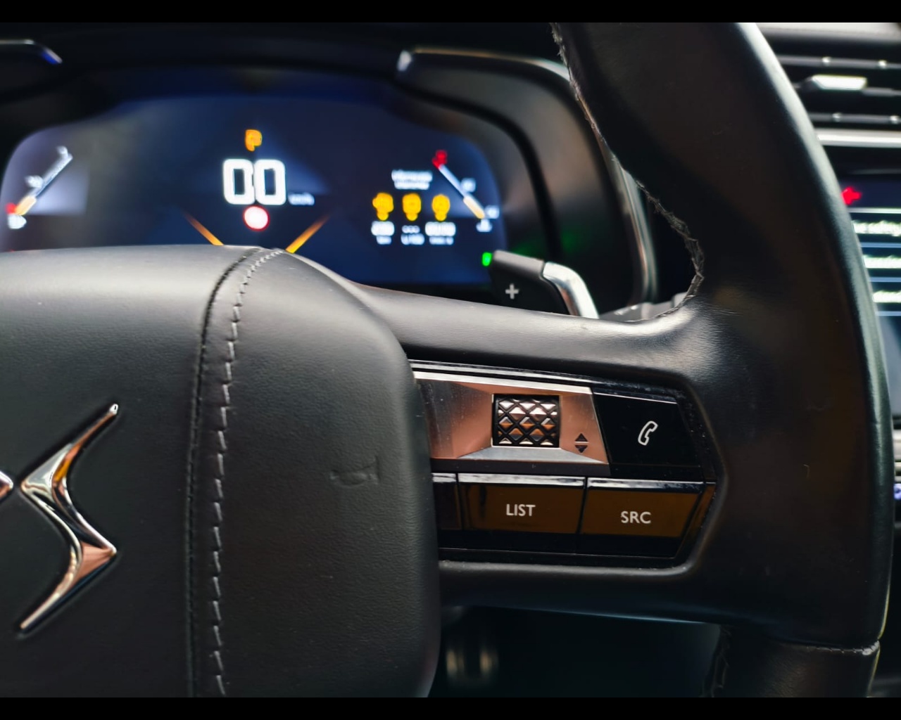 Foto DS DS7 Crossback 1.5 bluehdi Grand Chic 130cv auto N1