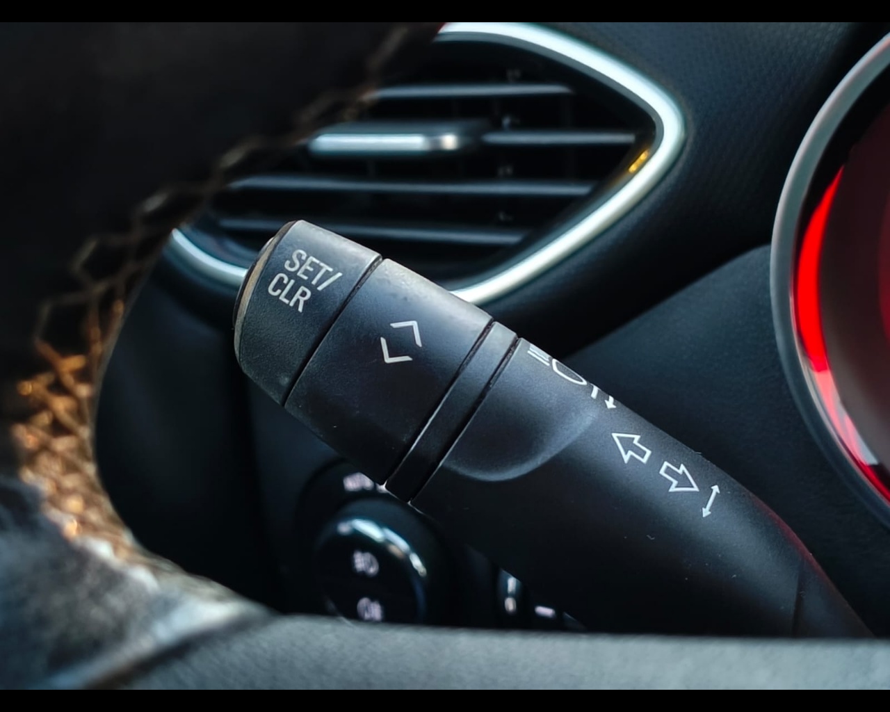 Foto OPEL Crossland 1.2 Elegance s&s 83cv