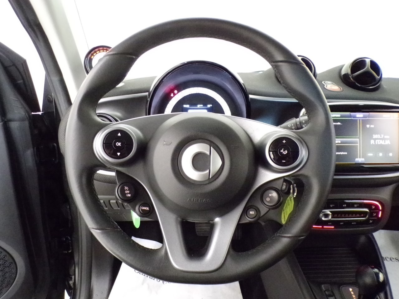 smart fortwo fortwo 22kW EQ Passion - 13