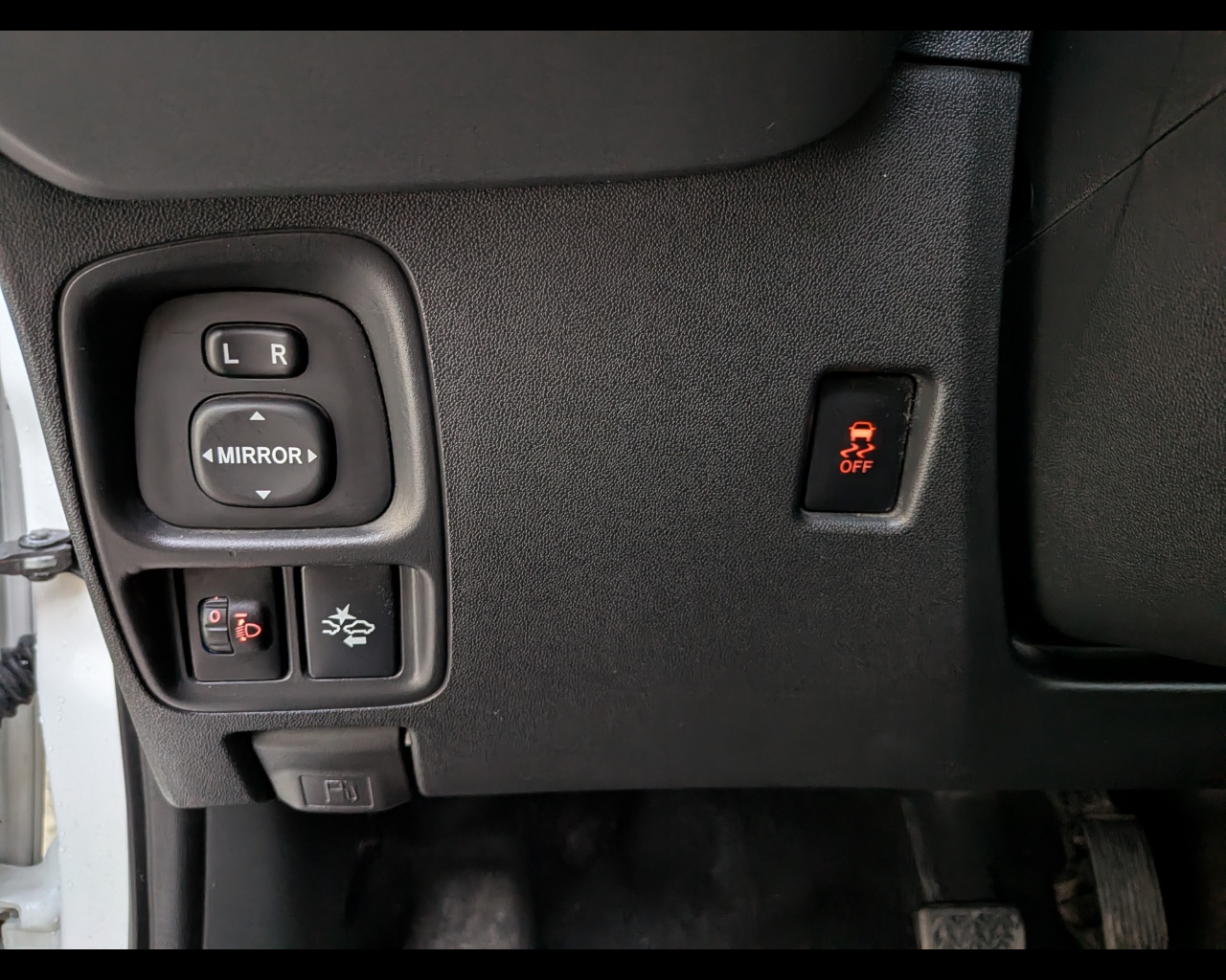 Foto TOYOTA Aygo 5p 1.0 x-cool m-mt 72cv