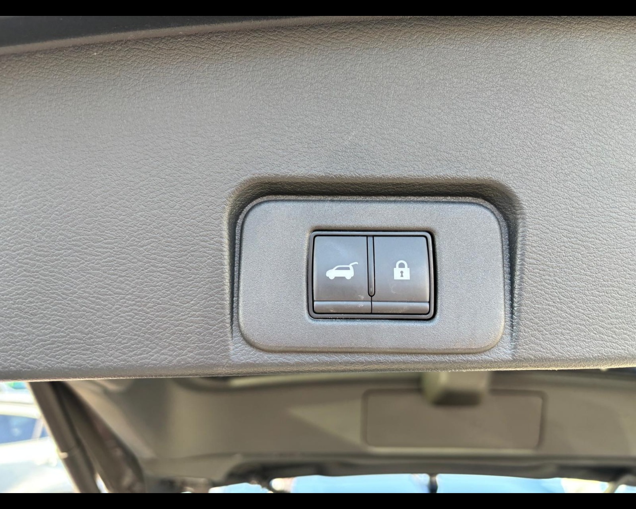 Foto NISSAN X-Trail TEKNA 2WD