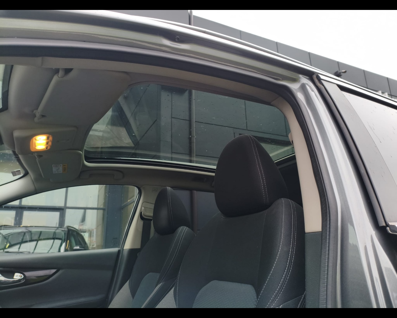 Foto NISSAN Qashqai 1.3 dig-t N-Connecta 140cv