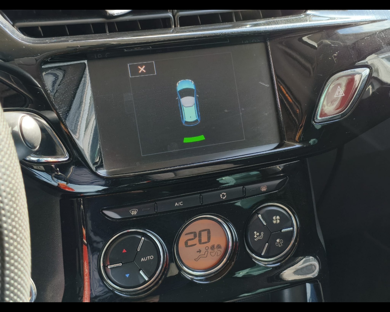 Foto CITROEN C3 1.2 puretech Exclusive 82cv E6