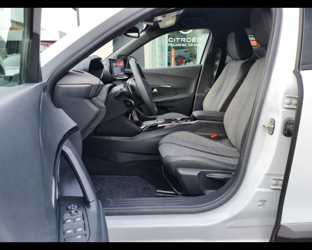 Foto PEUGEOT 2008 1.5 bluehdi Allure s&s 130cv eat8