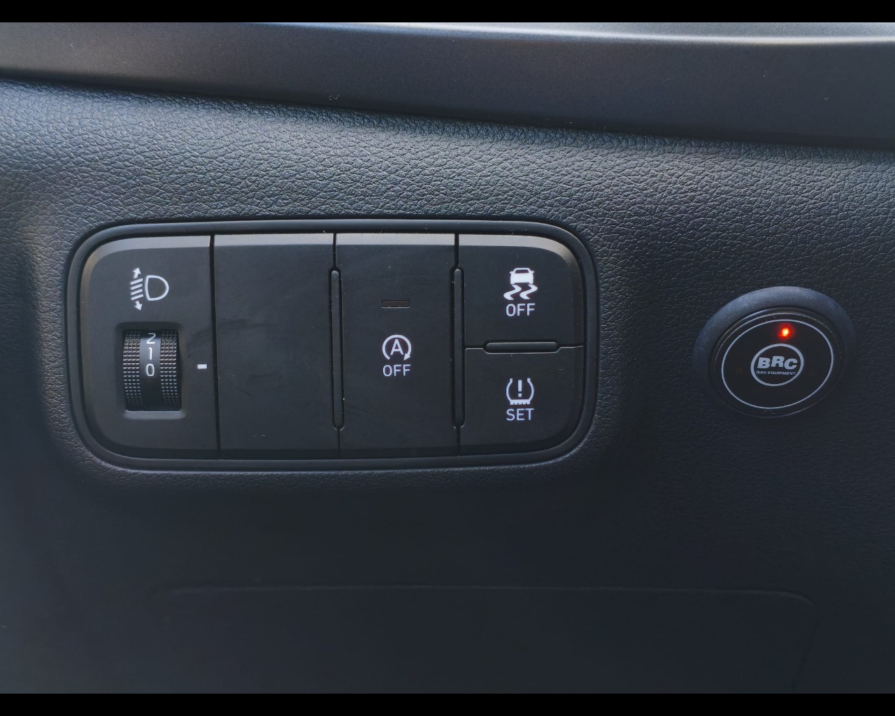 Foto HYUNDAI Bayon 1.2 Gpl Xline