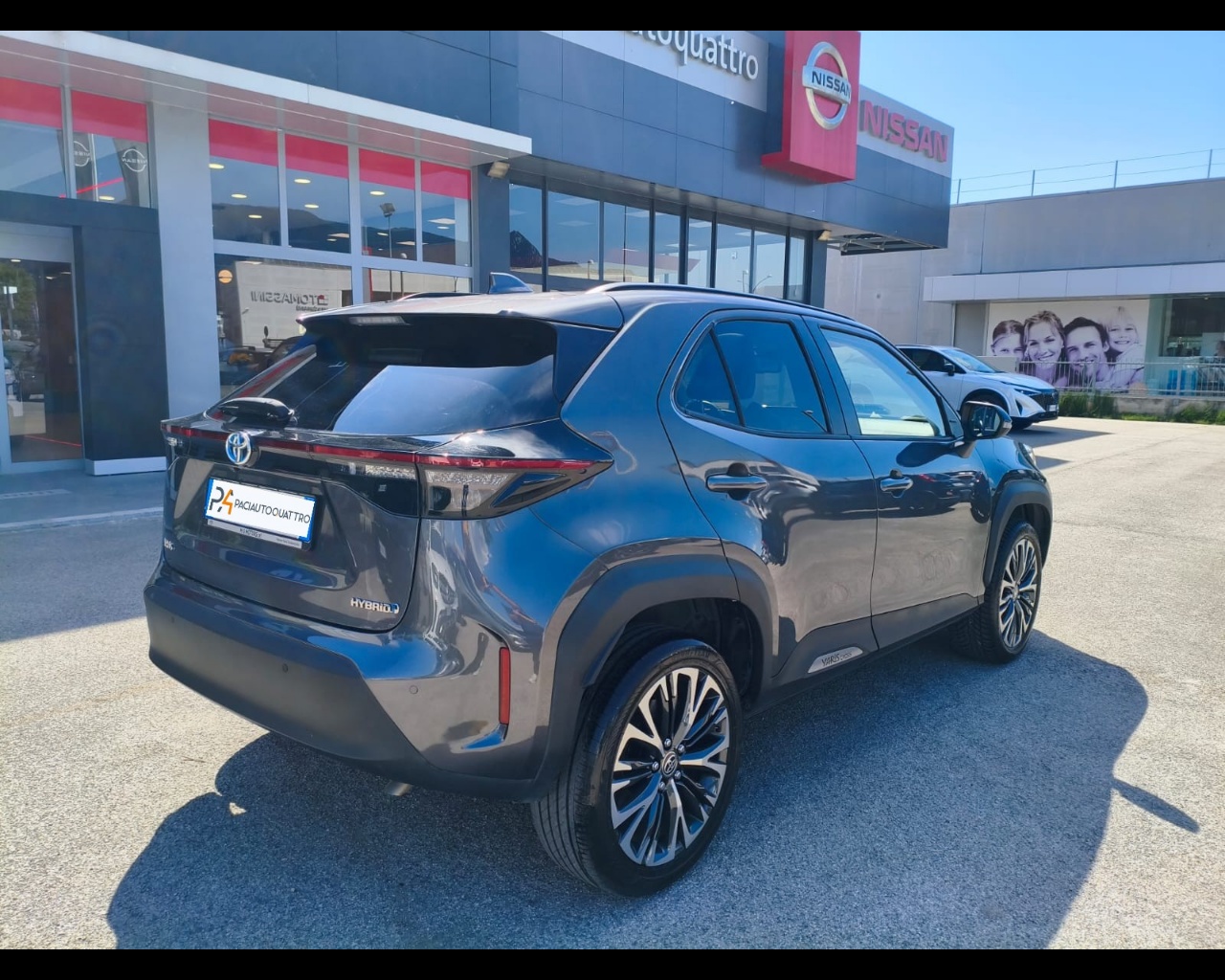 Foto TOYOTA Yaris Cross 1.5h Lounge fwd 116cv e-cvt