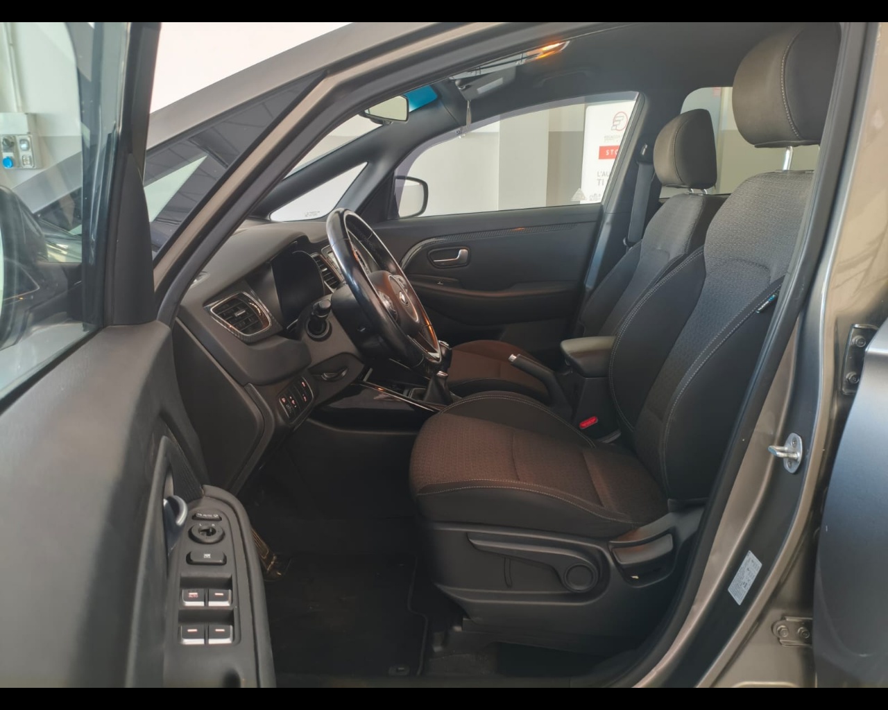 Foto KIA Carens 1.7 crdi Class Techno Pack 115cv 7p.ti