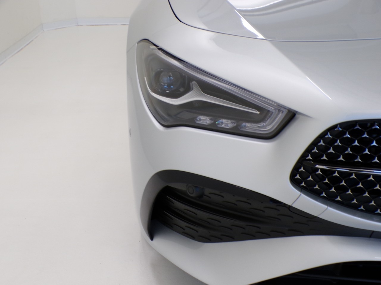 Mercedes  CLA Shooting Brake 200 D AMG Line Advanced Plus 8G-DCT - 5