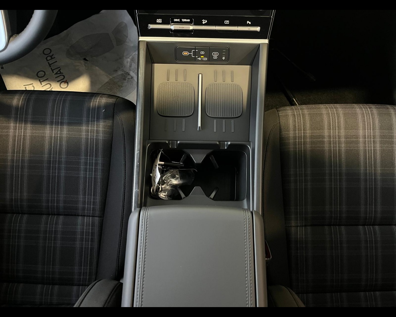 Foto HYUNDAI NEW SANTA FE 7P 1.6 HEV 4WD BUSINESS