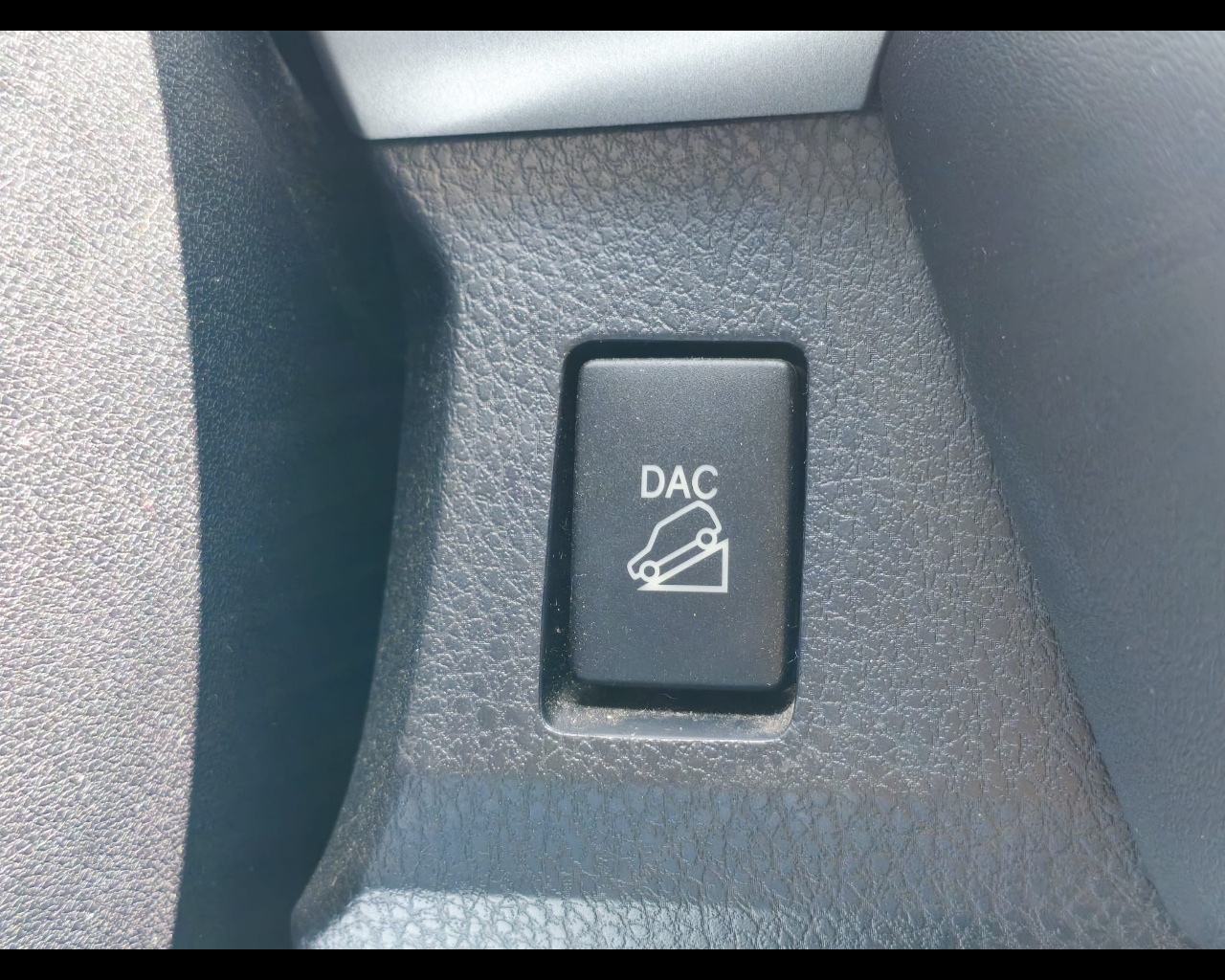Foto TOYOTA Rav4 2.2 d-cat Lounge 4wd 150cv auto