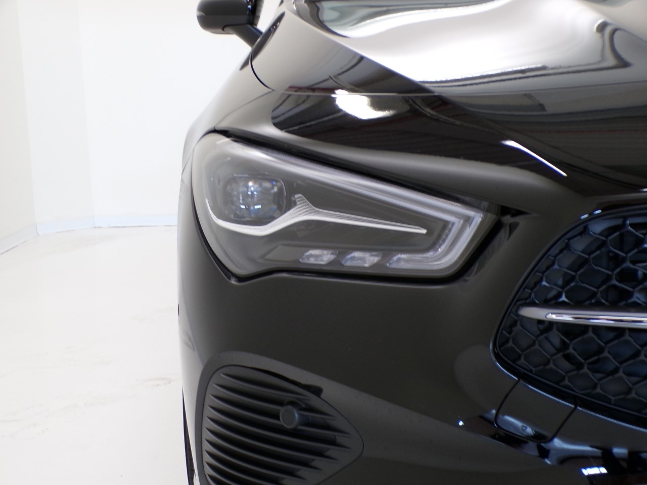 Mercedes  CLA Shooting Brake 180 D Advanced 8G-DCT - 5