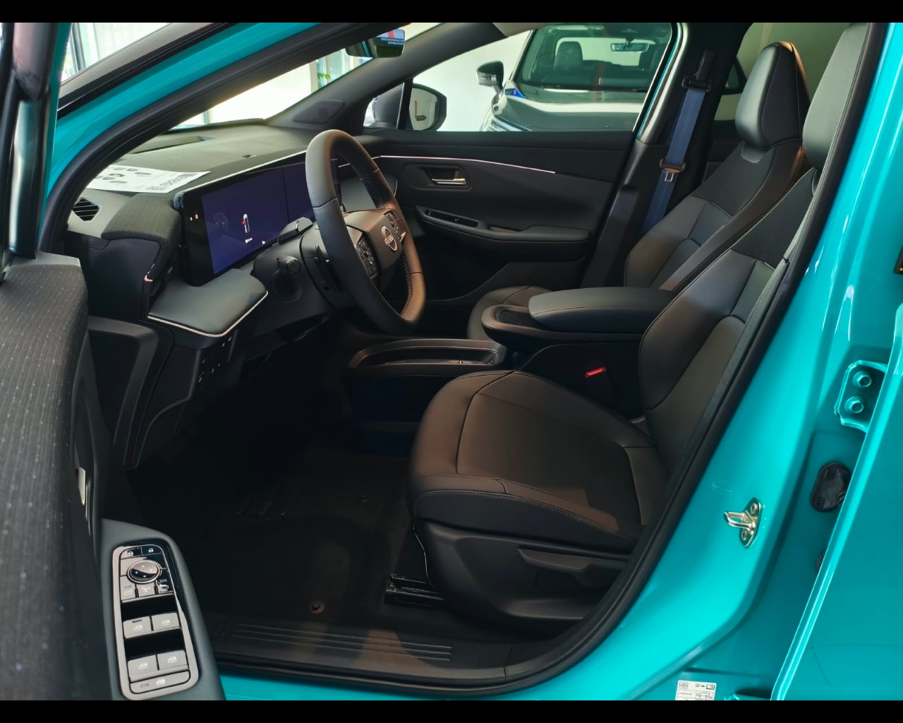 Foto NISSAN NEW LEAF 52KWH ADVANCE 2TONE