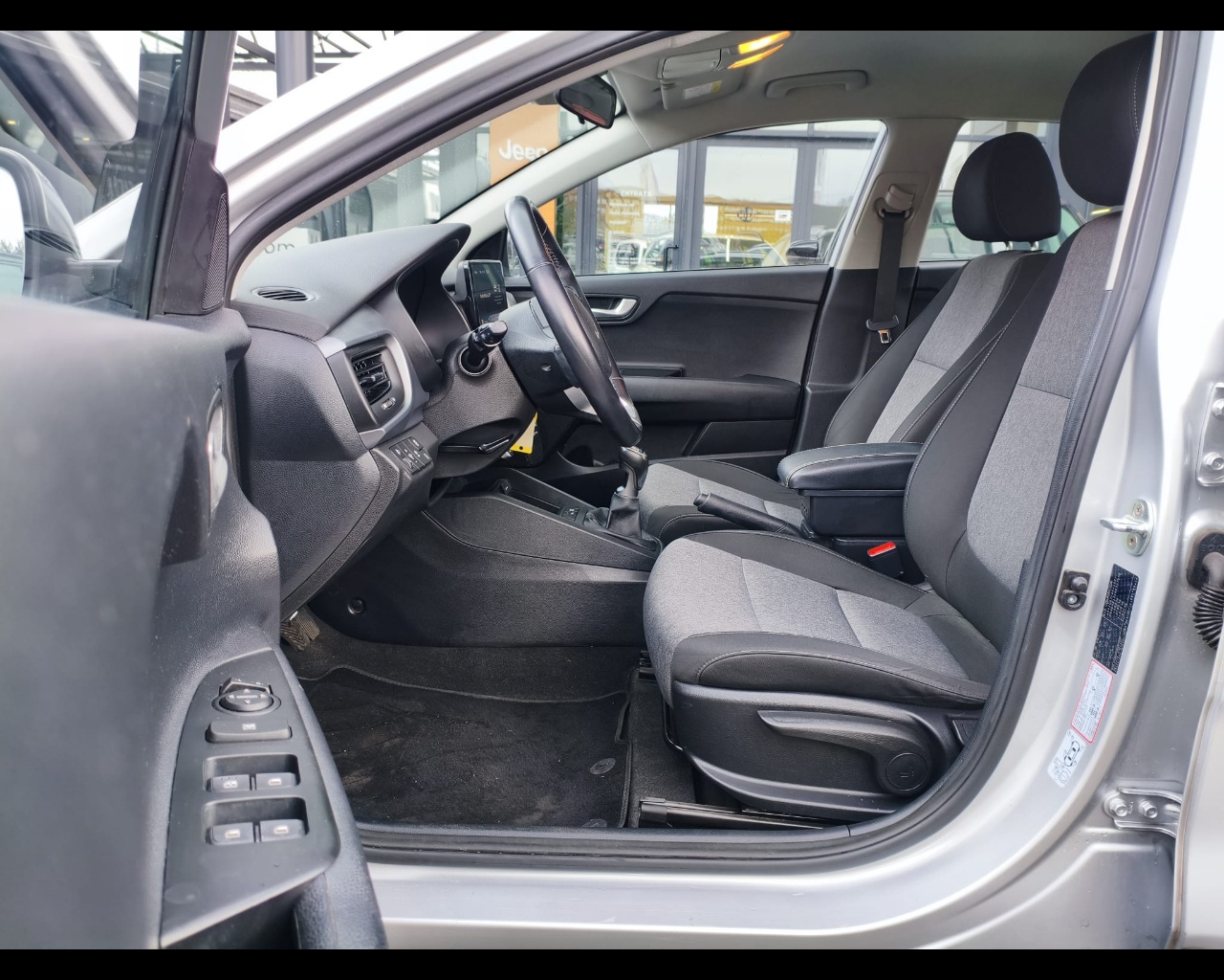 Foto KIA Stonic 1.0 t-gdi mhev Style 100cv mt