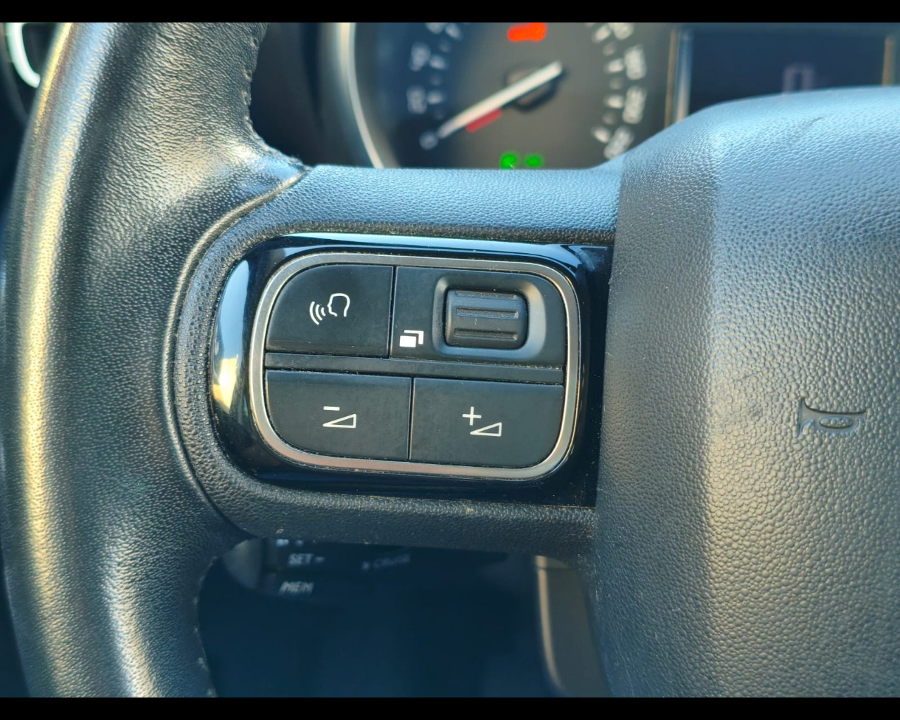 Foto CITROEN C3 Aircross 1.2 puretech Shine 82cv