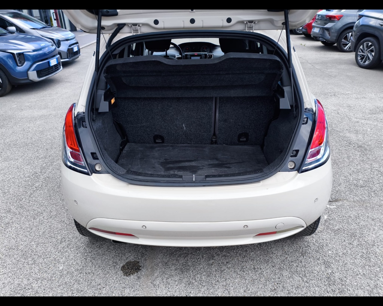 Foto LANCIA Ypsilon 1.2 Gold ecochic Gpl 69cv