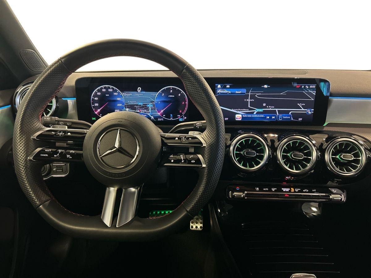 Mercedes  Classe A 180 D Advanced Plus AMG Line 8G-DCT - 11