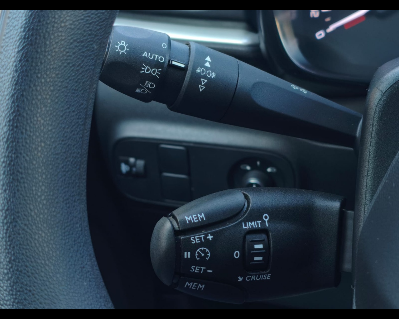 Foto CITROEN C3 1.2 puretech Max s&s 110cv eat6